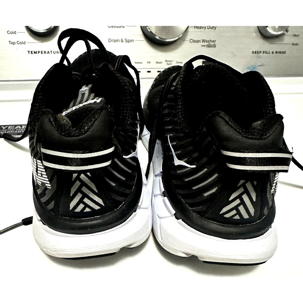 Hoka One One Clifton 5 Running Shoes Black White Sneakers Low Top Athletic - Picture 6 of 8